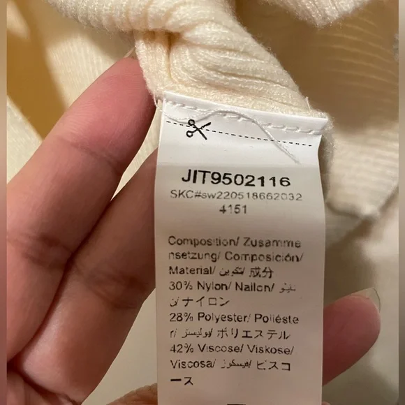 SHEIN - Beige sweater with faux fur at collar and cuffs (Medium) - Picture 5 of 5